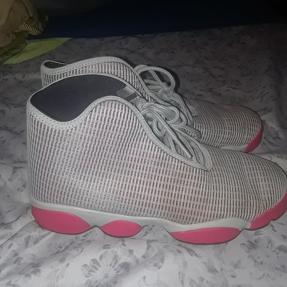 Sneakers - Picture 1 of 3